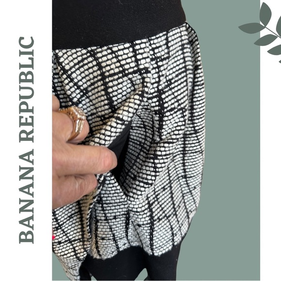 Banana Republic Black White Asymmetrical Faux Wrap Tweed Wide Band Hem Size 4 - Picture 8 of 10